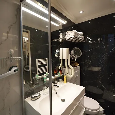 Apartment Voute Paris